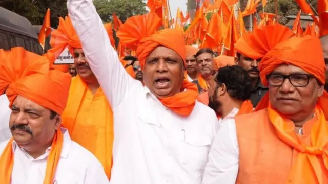 मुंबईच्या दादरमध्ये झालेल्या मोर्चात अनेक भाजप नेते आणि पक्षाचे पदाधिकारी सामील झाले होते.