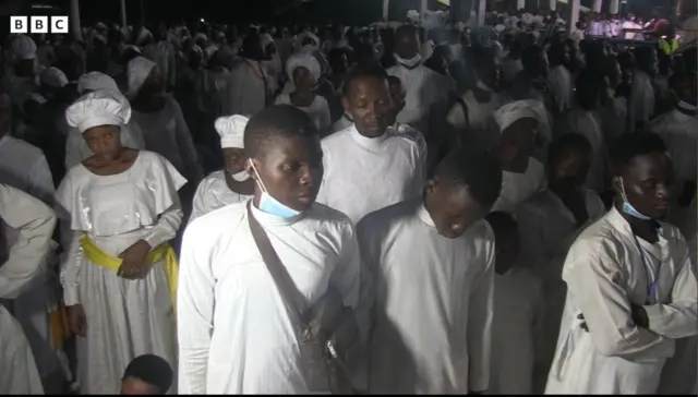 Aworan awọn ọmọ ijọ Celestial kan nibi eto naa.