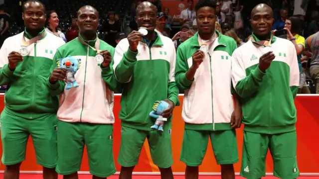 Nigeria pose with dia silver medals for di Gold Coast 2018 Commonwealth Games