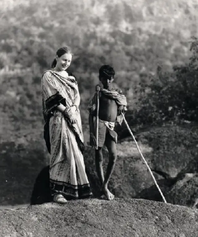 Charlotte Von Schedvin na Índia