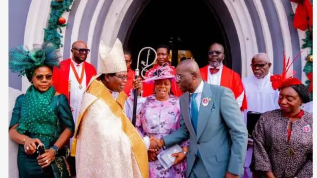 Gomina ipinlẹ Eko, Babajide Sanwoolu ree ni Ṣọọṣi Cathedral Church of Christ, Marina, niluu Eko, lọjọ ọdun Keresimesi ọdun 2024