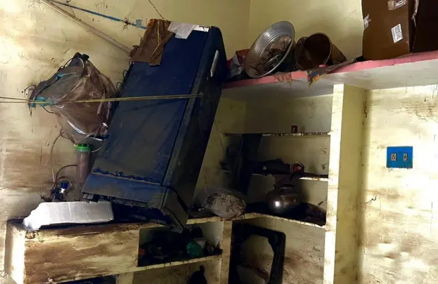 ఖమ్మంలో మున్నేరు పరిసర ప్రాంతాల్లోని అనేక ఇళ్లు వరద నీటిలో మునిగాయి