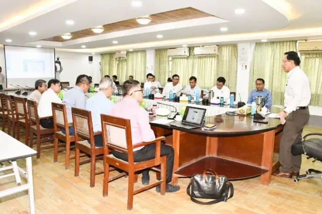 စစ်ကောင်စီပြန်ကြားရေးဝန်ကြီး ဦးမောင်မောင်အုန်းနဲ့တွေ့ဆုံနေတဲ့ Think Tank အဖွဲ့ဝင်တွေ 