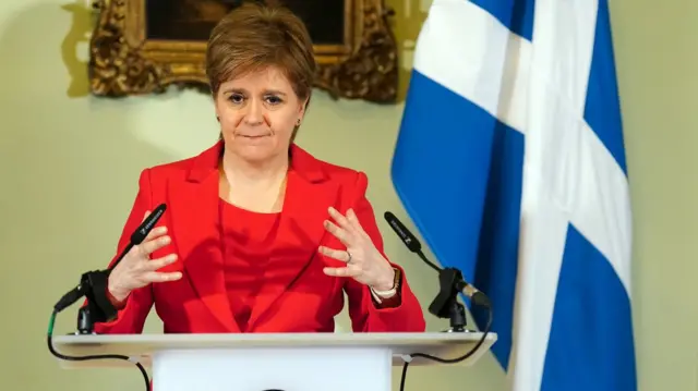 นิโคลา สเตอร์เจียน 