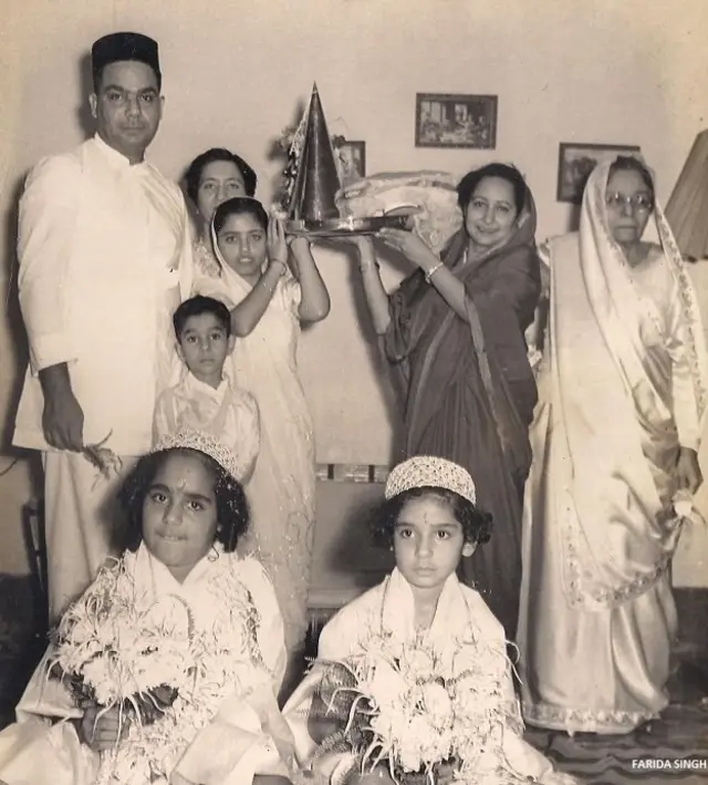 जहांगीर इंजीनियर अपने पूरे परिवार के साथ.