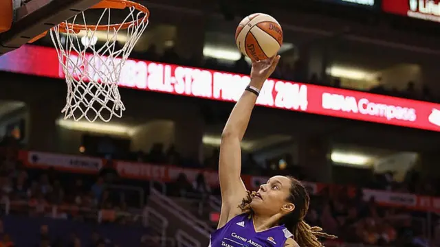 Brittney Griner durante partida da WNBAcomo analisar apostas desportivasjulhocomo analisar apostas desportivas2014como analisar apostas desportivasPhoenix, no Arizona