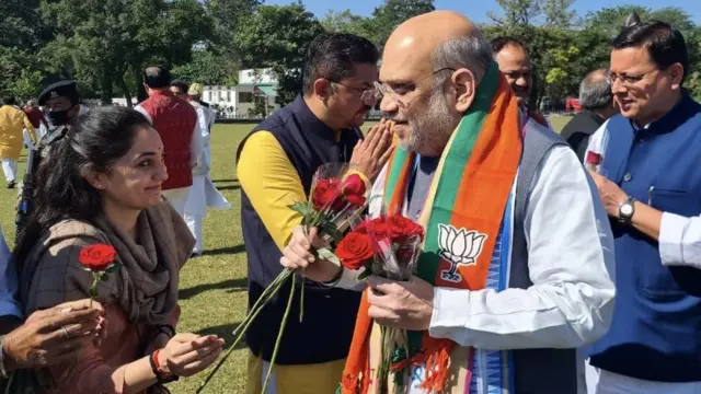 केंद्रीय गृहमंत्री अमित शाह के साथ नूपुर शर्मा