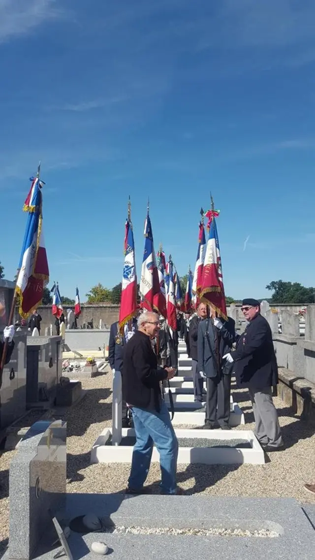 لسيد جلول ميمون - 58 سنة - عاش في المخيم وهو طفل