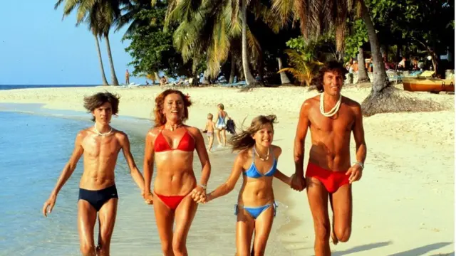 Fotografía de los años 70,s de una familia veraneando en Jamaica