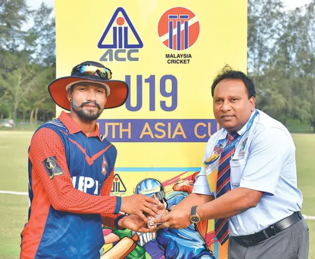 सन् २०१७ मा भारतलाई पराजित गरेपछि म्यान अफ द म्याचको उपाधि लिँदै दीपेन्द्रसिंह ऐरी