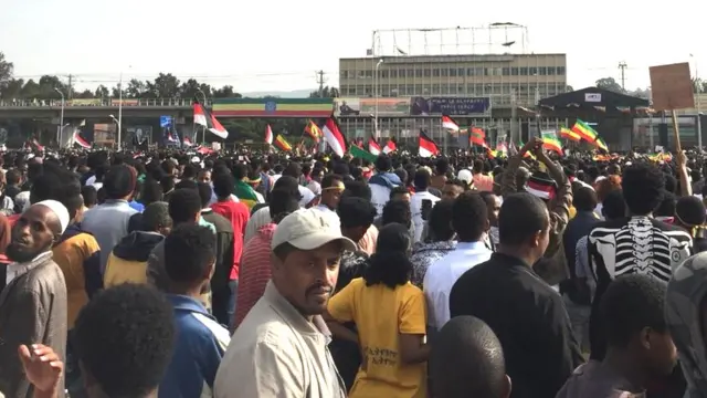 ከዚህ ቀደም በአደባባይ የማይታዩ ሰንደቅ ዓላማዎች በድጋፍ ሰልፉ ላይ ሲውለበለቡ ነበር