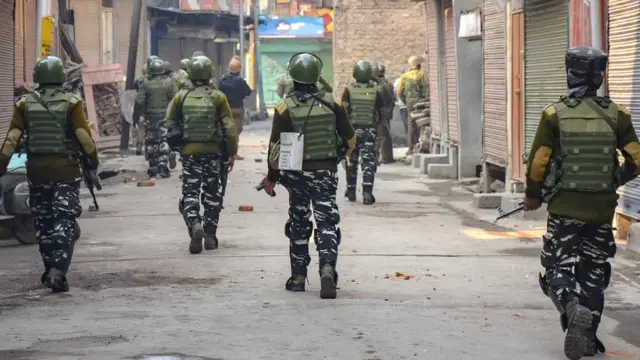 कश्मीर, 35-ए, अनुच्छेद 35-ए, सेना की तैनाती