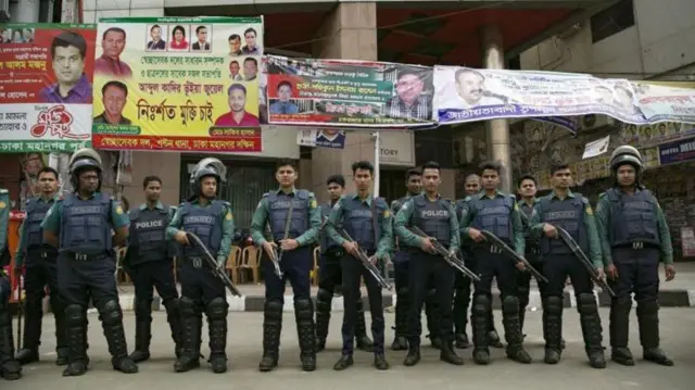 আটক নেতাকর্মীদের মুক্তি দাবি করে আসছে বিএনপি