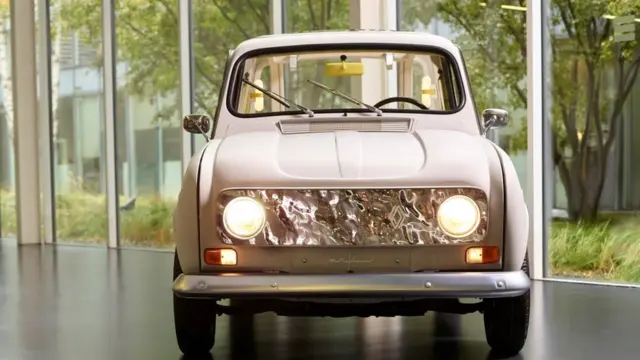 رنو قصد دارد نسل جدیدی از مدل ۴ را به بازار عرضه کند