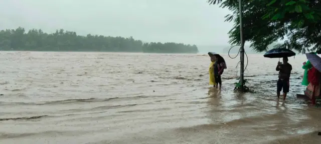 नारायणी नदीमा बाढी