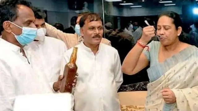 සෞඛ්‍ය අමාත්‍ය පවිත්‍රා වන්නිආරච්චි