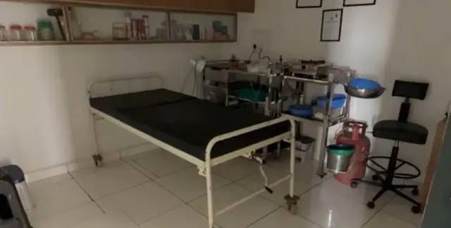 બીબીસી ગુજરાતી રાજકોટથી સુરત આવીને યોગાશ્રમ સ્થાપનાર પ્રદીપ જોટંગિયાએ નકલી નોટોની માયાજાળ કેવી રીતે રચી