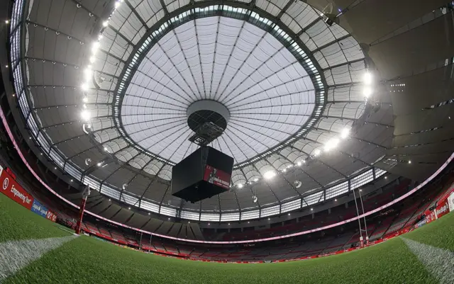 ورزشگاه چندمنظوره بیسی پِلِیس در ونکوور کانادا با ظرفیت ۵۴ هزار ۵۰۰ نفر