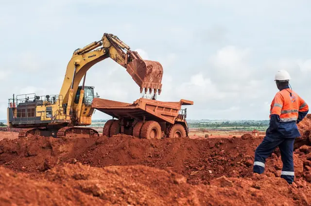 Exploitation d'une usine de traitement de la bauxite de la Compagnie des Bauxites de Guinée (CBG)