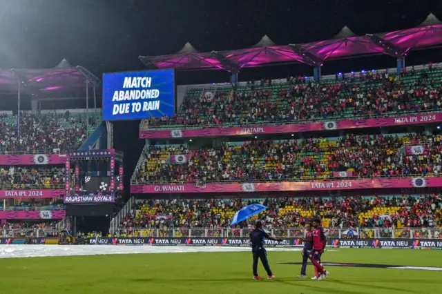 કેકેઆર અને રાજસ્થાન રૉયલ્સ વચ્ચે રમાનારી મૅચ વરસાદને કારણે રદ થઈ હતી