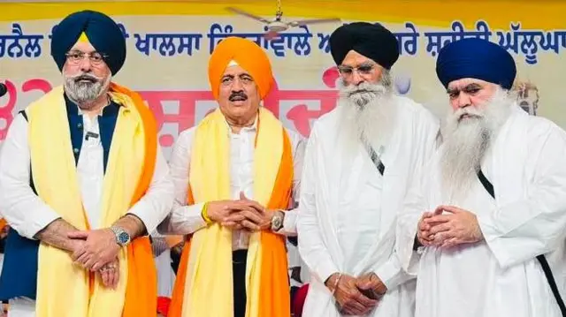 ਮਹਾਰਾਸ਼ਟਰ ਦੇ ਕੈਬਨਿਟ ਮੰਤਰੀ ਗਿਰੀਸ਼ ਮਹਾਜਨ ਦਮਦਮੀ ਟਕਸਾਲ ਦੇ ਸਮਾਗਮ ਵਿੱਚ ਪਹੁੰਚੇ ਸਨ