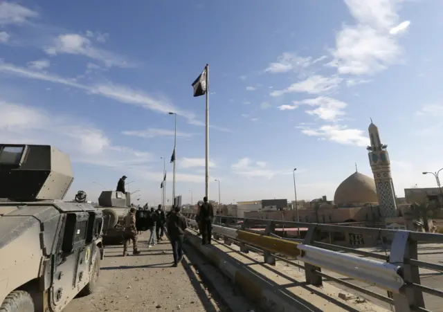 ارتش عراق شرق موصل را 'به طور کامل پس گرفت'