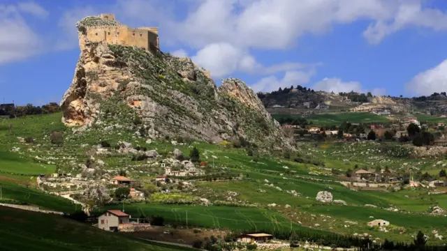 Mussomeli Kalesi