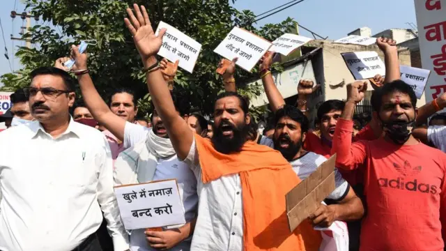 नमाज़ का विरोध