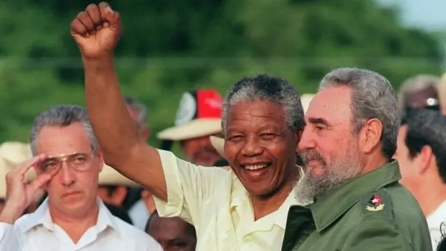 Nelson Mandela com Fidel Castrobr4bet paga mesmo1991