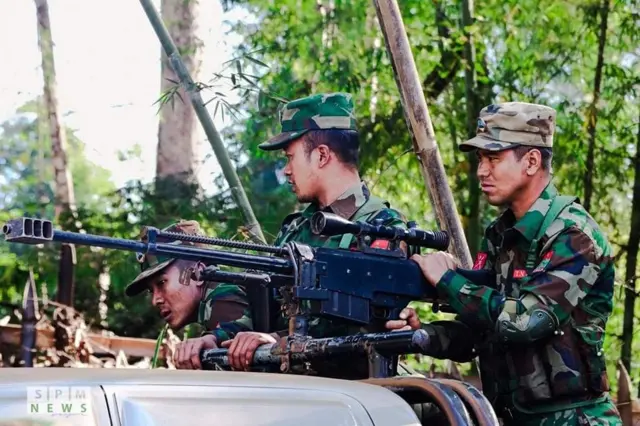 တအာင်းတပ် - TNLA  တပ်ဖွဲ့ဝင်တွေ 
