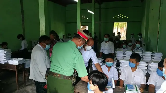 ကျောင်းတွေကို ဇွန် ၁ ရက်မှာပြန်ဖွင့်ဖို့ စစ်ကောင်စီက စိုင်းပြင်းနေပါတယ်။