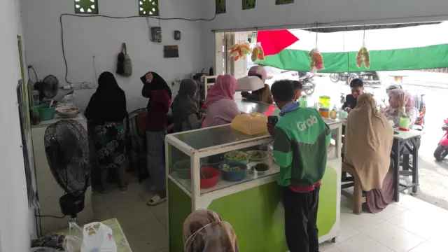 Kondisi Rumah Makan (RM) Yoana di Jalan Teuku Umar, Kecamatan Kota Selatan, Kota Gorontalo.