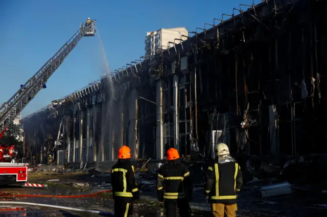 Пожежа в будівлі навпроти спорткомплексу КПІ 