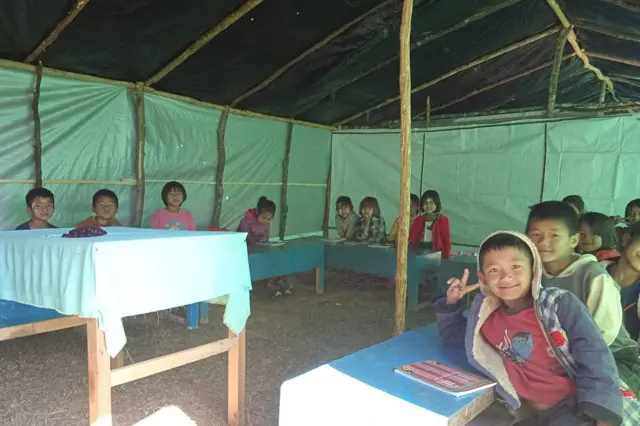  ကြားကာလပညာရေးကျောင်းမှာတွေ့ရတဲ့ ထန်တလန်ဒေသခံ ကလေးငယ်တွေ 