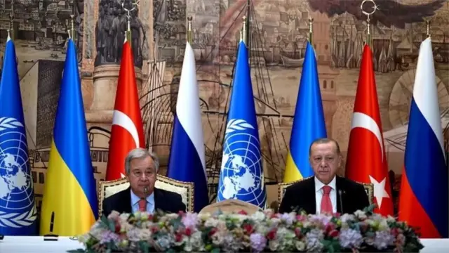 Україна та Росія підписали дві окремі угоди щодо експорту зерна з Туреччиною та ООН