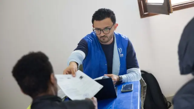 ካብ ማእከል መአከብን መፋነውን ጂዲኤፍ ናብ ትሪፖሊ ዝጣየስ ሓታቲ ዑቕባ ወረቐቱ እናተቐበለ