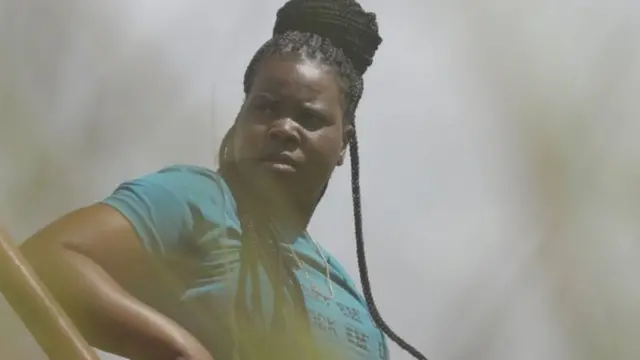 Zishilo anakana kwamba alitoa idhini na anaamini kwamba alifungwa kizazi kwa nguvu, ikiwa ni pamoja na kwasababu anaishi na virusi vya HIV.