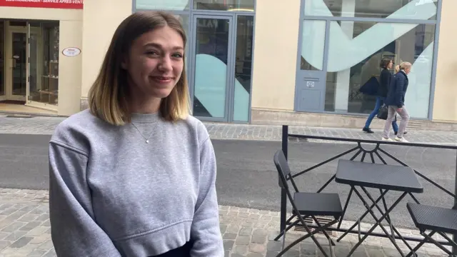 Mpiga kura kwa mara ya kwanza Séréna anaona vita vya Urusi nchini Ukraine kama suala muhimu kwa Ufaransa