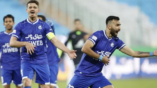 استقلال با گیتار ارسلان مطهری و کاپیتان وریا غفوری به استقبال داربی تهران می‌رود