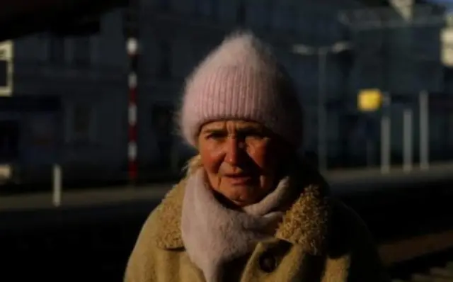 શનિવારે સ્થાનિક સમય પ્રમાણે છ વાગ્યા સુધીમાં 6,100 લોકોએ સરહદ ઓળંગી હતી