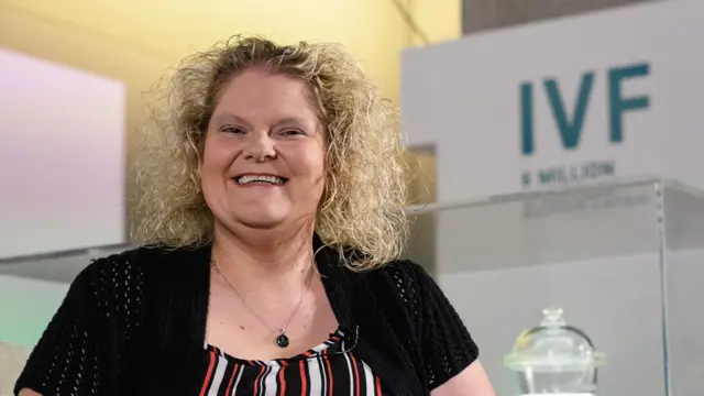 Louise Brown en el Museo de Ciencias de Londres