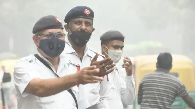 দিল্লিতে পুলিশ সোমবার থেকেই প্রয়োগ করছে জোড়-বিজোড় গাড়ি চালানোর নিয়ম