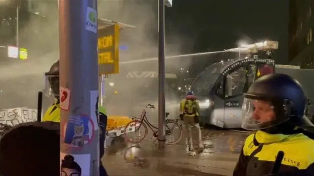 પ્રતીકાત્મક તસવીર