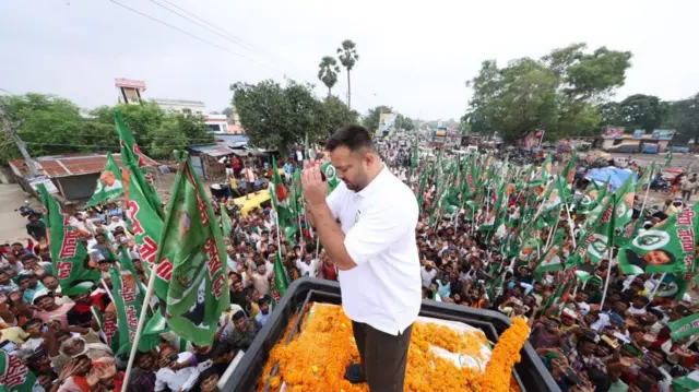 बिहार अधिकार यात्रा पर तेजस्वी यादव