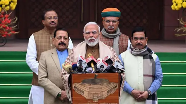 नरेंद्र मोदी 