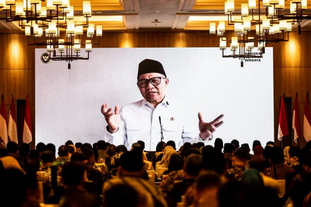 Ketua Umum PKB Muhaimin Iskandar menyinggung lagi mengenai Pilkada melalui DPRD agar lebih efektif dan efisien.