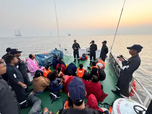 गेटवे ऑफ इंडियावरून एलिफंटाला जाणाऱ्या बोटीचा अपघात, 13 मृत्युमुखी