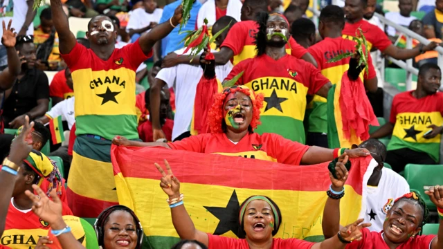 HAPPY FANS AT A TOURNAMENT