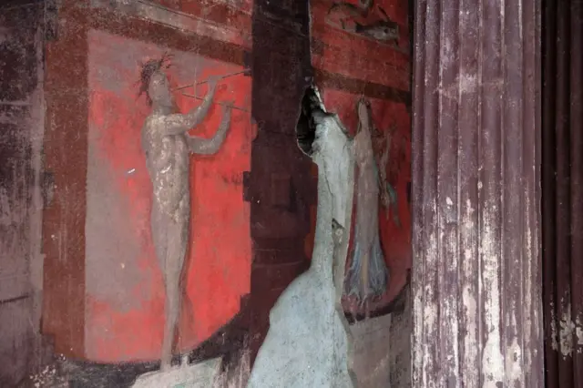 Figuras del friso de Pompeya