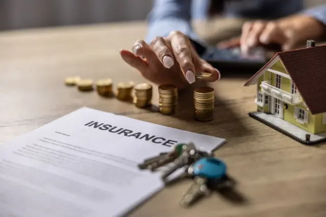 অনেক সুদের লোভ দেখায় এমন অস্বচ্ছ প্রতিষ্ঠান এড়িয়ে চলার পরামর্শ অর্থনীতিবদদের